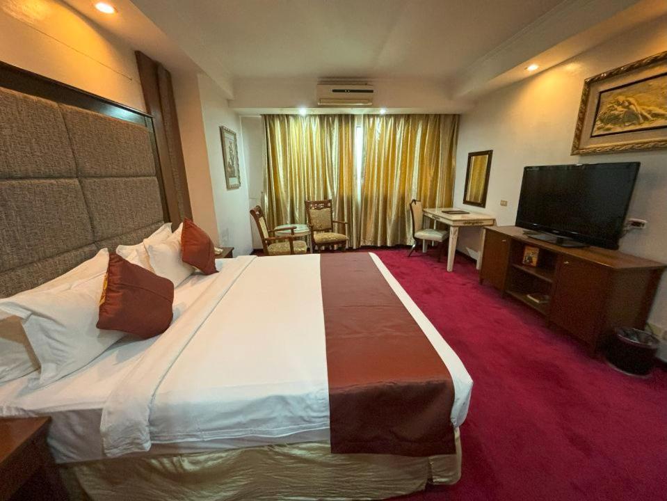 Lido De Paris Hotel Manila Exterior photo