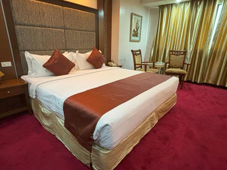 Lido De Paris Hotel Manila Exterior photo
