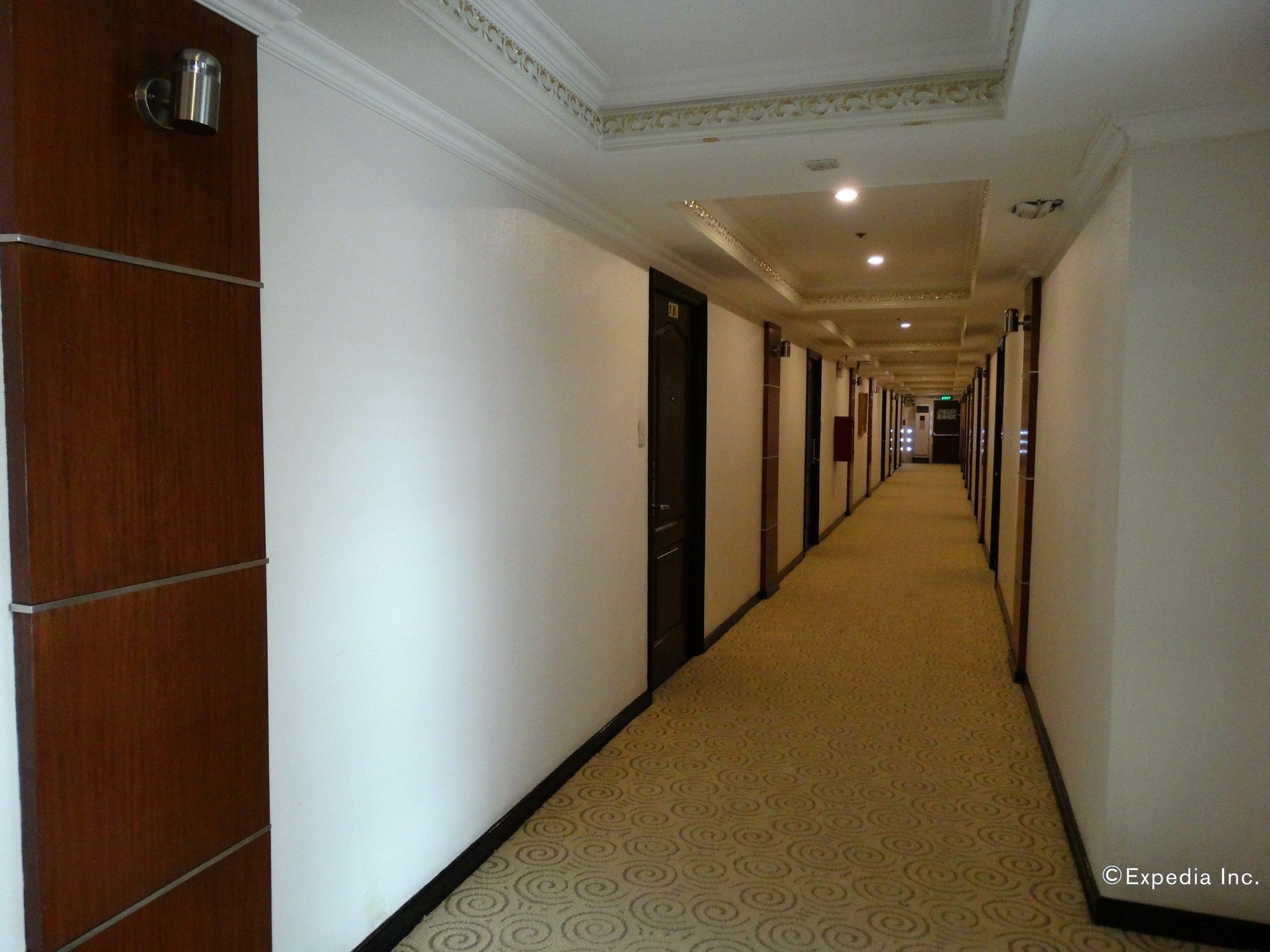 Lido De Paris Hotel Manila Exterior photo